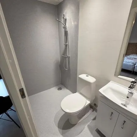 Folsted - 102 Med Eget Badeværelse Og Fri Parkering Motel