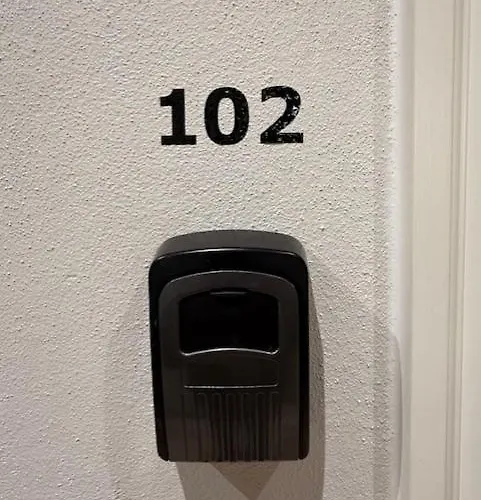 Folsted - Vaerelse 102 Med Eget Badevaerelse Og Fri Parkering